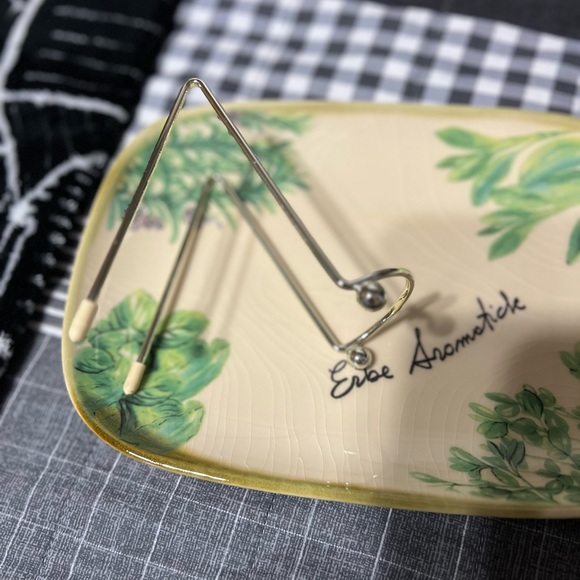Lovely Erbe Aromatiche Ceramic Cheese Plate - Picture 3 of 12